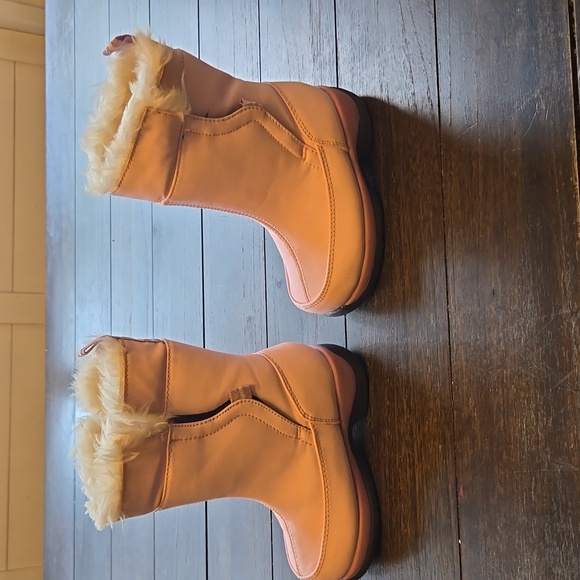 Lands End little girl snow boots size 8 - Picture 3 of 5